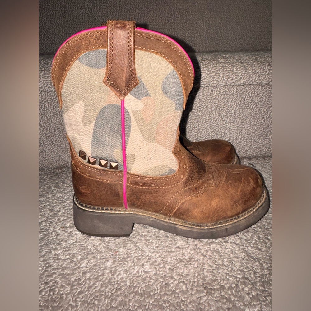 Shyanne Camo & Studded Western Boots Brown Pink Size 6.5